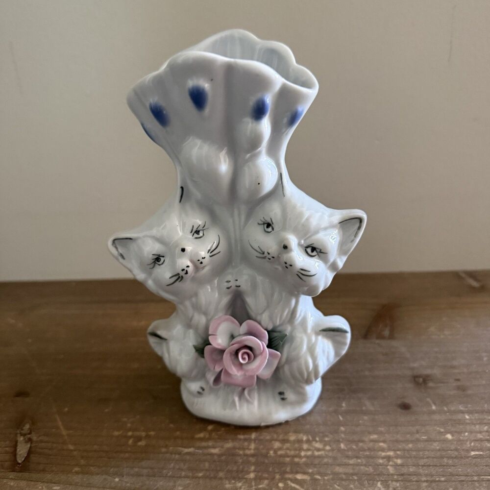 Vintage Sophia-Ann White Porcelain Decorative Vase Kittens Cat Flowers 7"